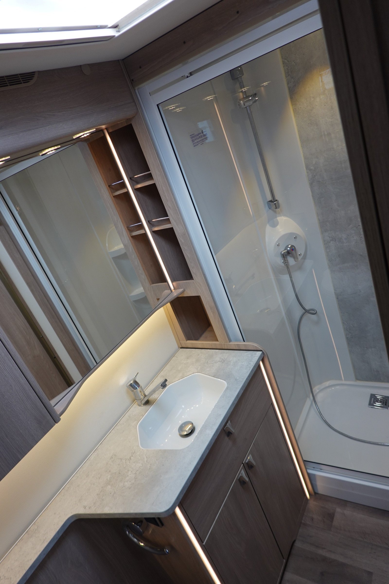 CARAVANE KABE IMPERIAL HACIENDA 1000 CU/DU TDL KS – Image 6