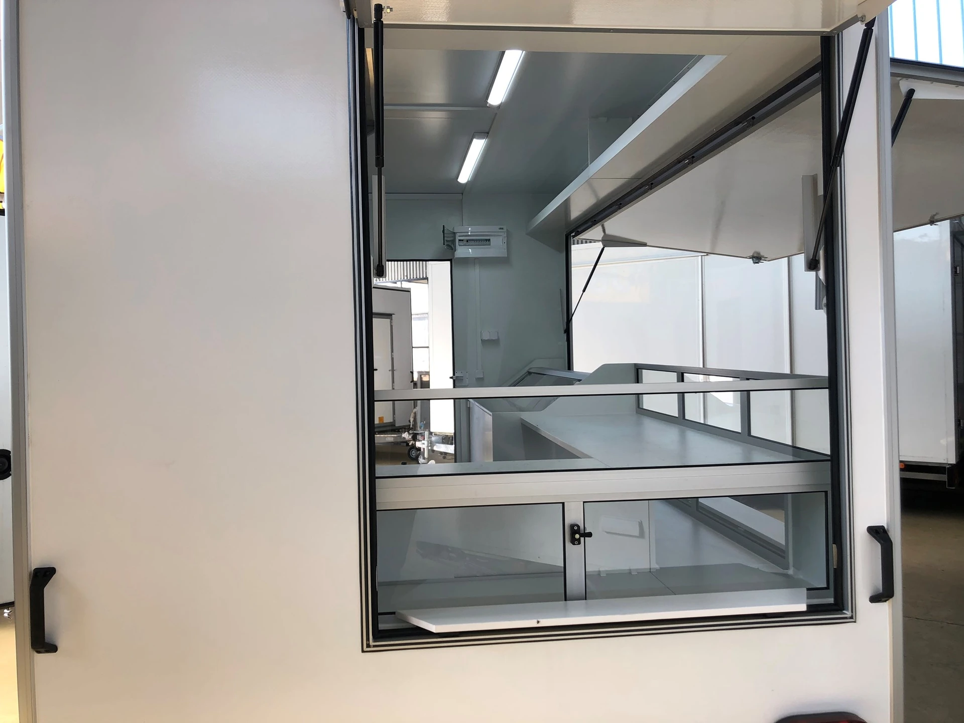 Remorque stand de vente réfrigérer – Image 22