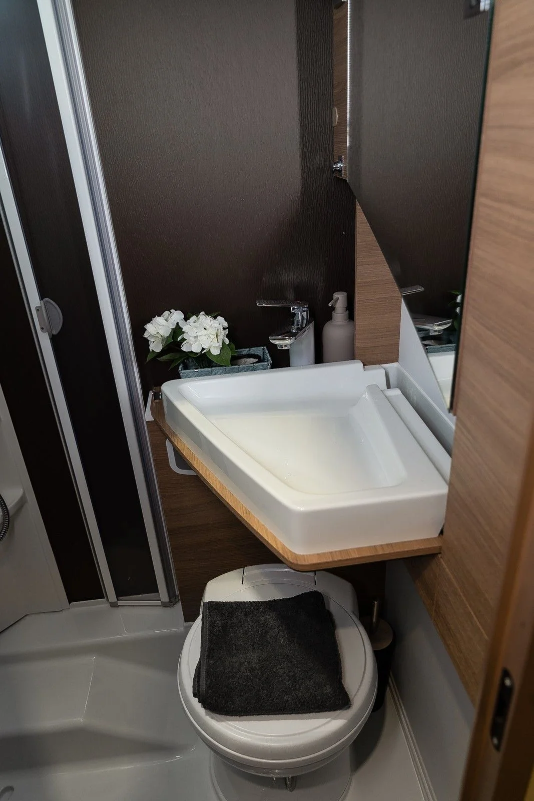 Adria Compact SLS Slide Out – Image 4