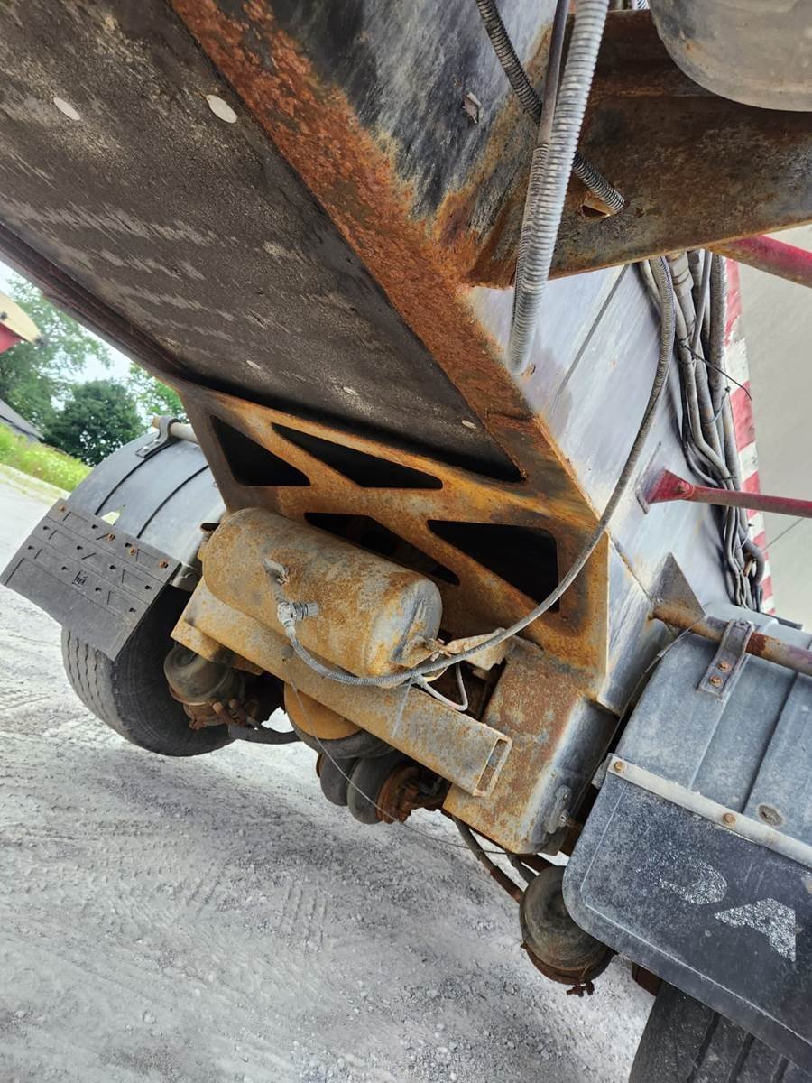 Remorque à courroie à fond mouvant Trail King 2011 de 48 pi à 5 essieux – Image 9