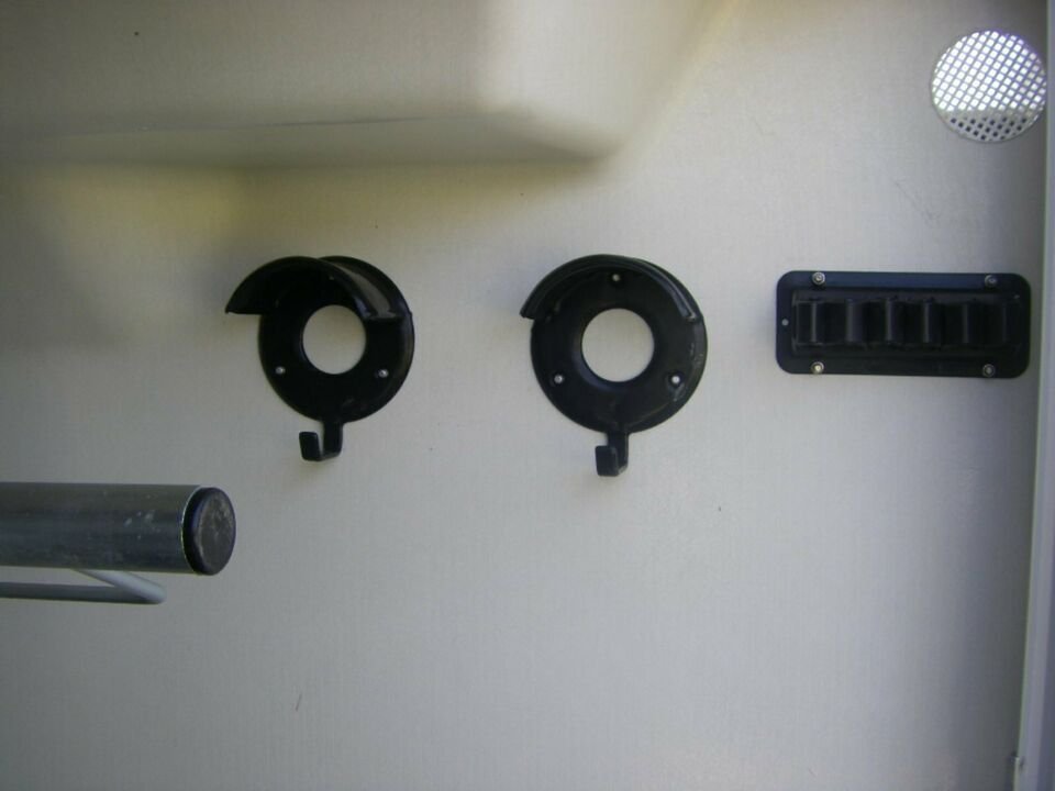 Van 2 places Ifor Williams HBX 511 – Image 2